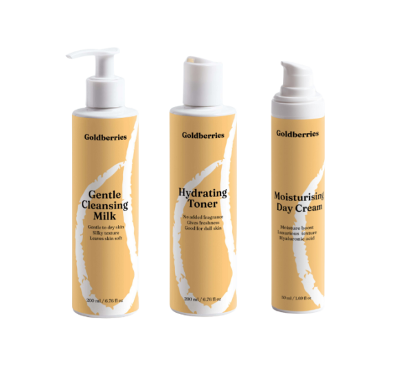 Een skincare set met een reinigingsmelk, toner en dagcrème, ontworpen om de huid 's ochtends te hydrateren en beschermen voor een frisse, stralende start van de dag.